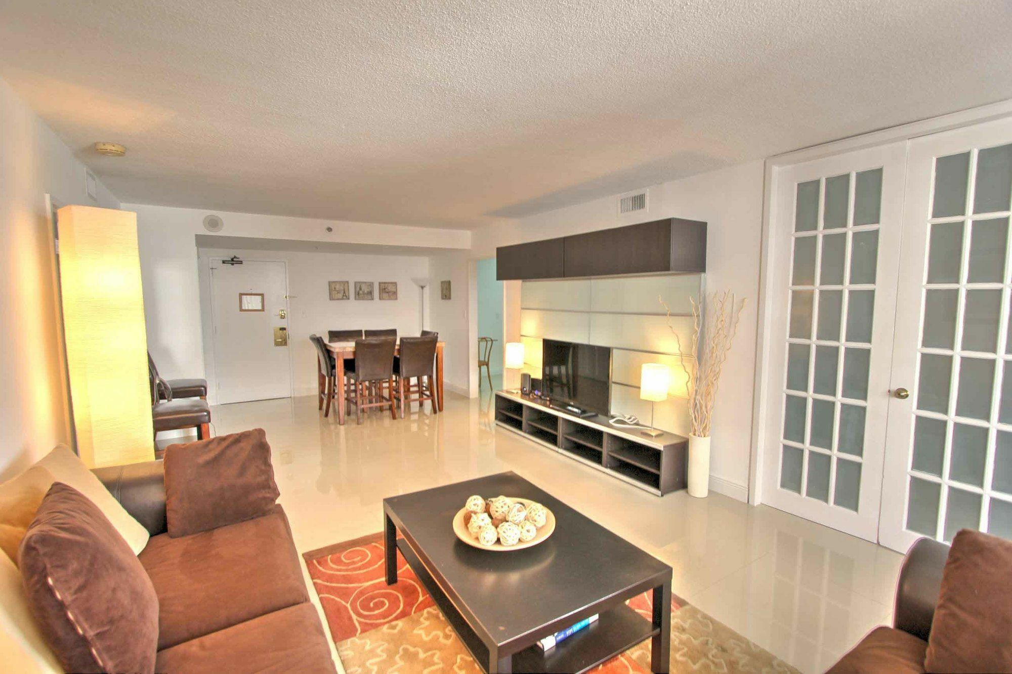 Private Apartments By Vacations On Miami Beach Exterior photo